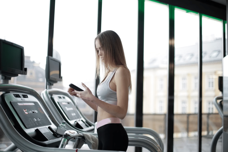 Seguimiento de ejercicios: Conexión de dispositivos de fitness con almacenamiento en la nube